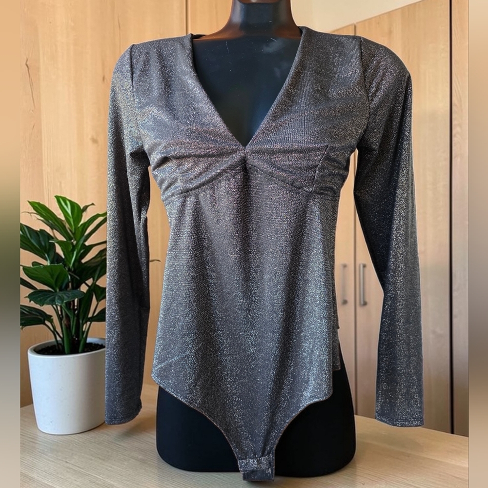 Sincerely Jules Metallic Shimmer Long Sleeve V-Neck One Piece Bodysuit Sz M